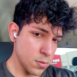 Meet your Posher, Juan eduardo